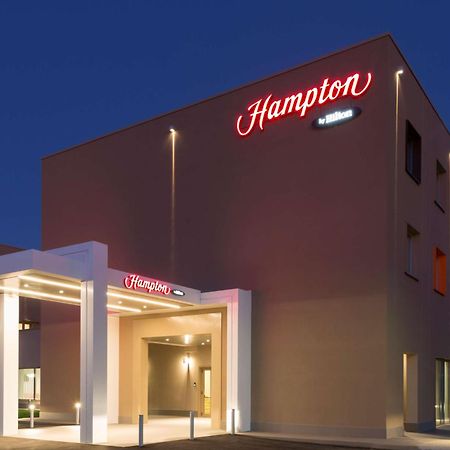Hampton By Hilton Rome East Hotel Exterior photo